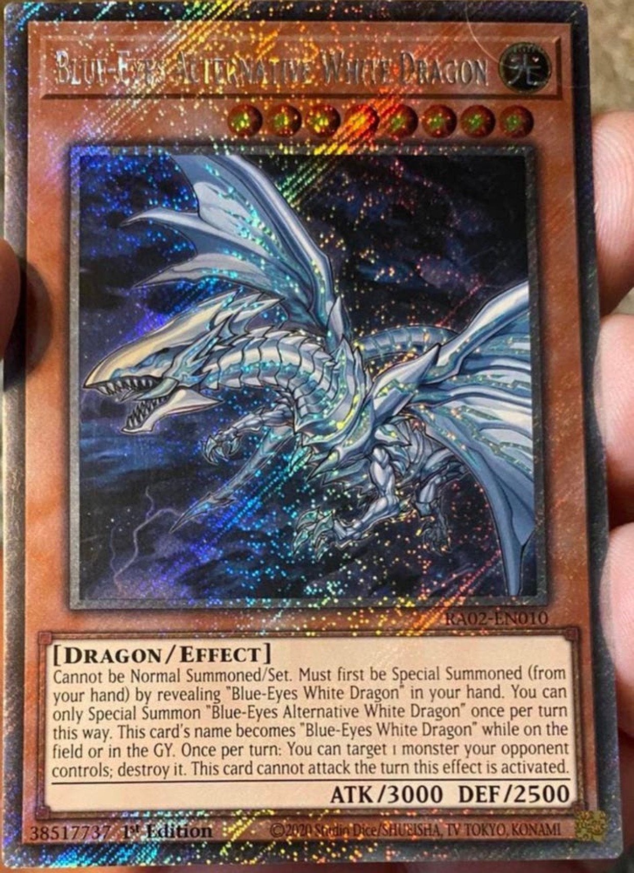 Yu-Gi-Oh! Blue Eyes Alternative Dragon RA02 1st Edition !, Hobby en Vrije tijd, Verzamelkaartspellen | Yu-gi-Oh!, Ophalen of Verzenden