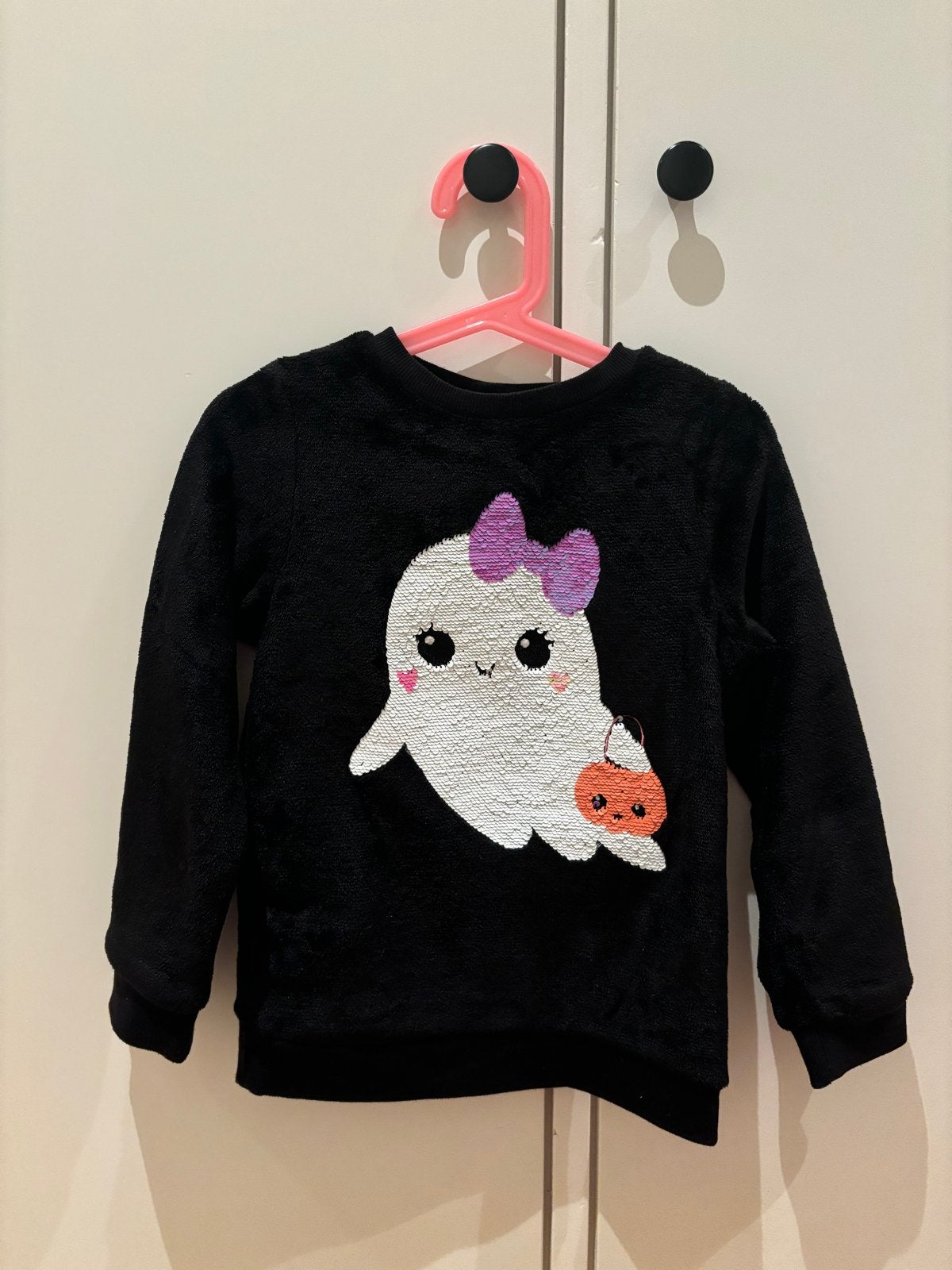H&M Zwarte Trui met Omkeerbare Pailletten Spookje 110/116, Verzenden, Zo goed als nieuw, Meisje