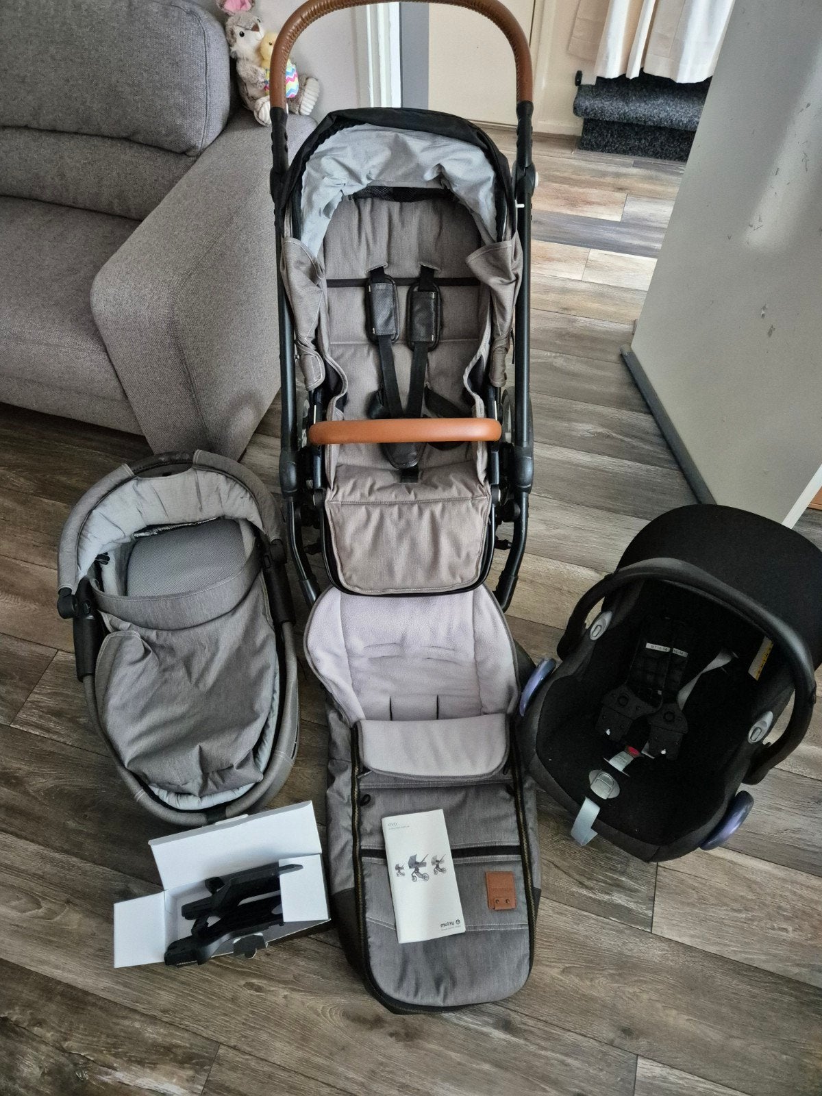 Mutsy Igo Combiwagen met Maxi-Cosi autostoeltje en reiswieg, Ophalen, Gebruikt, Combiwagen, Mutsy