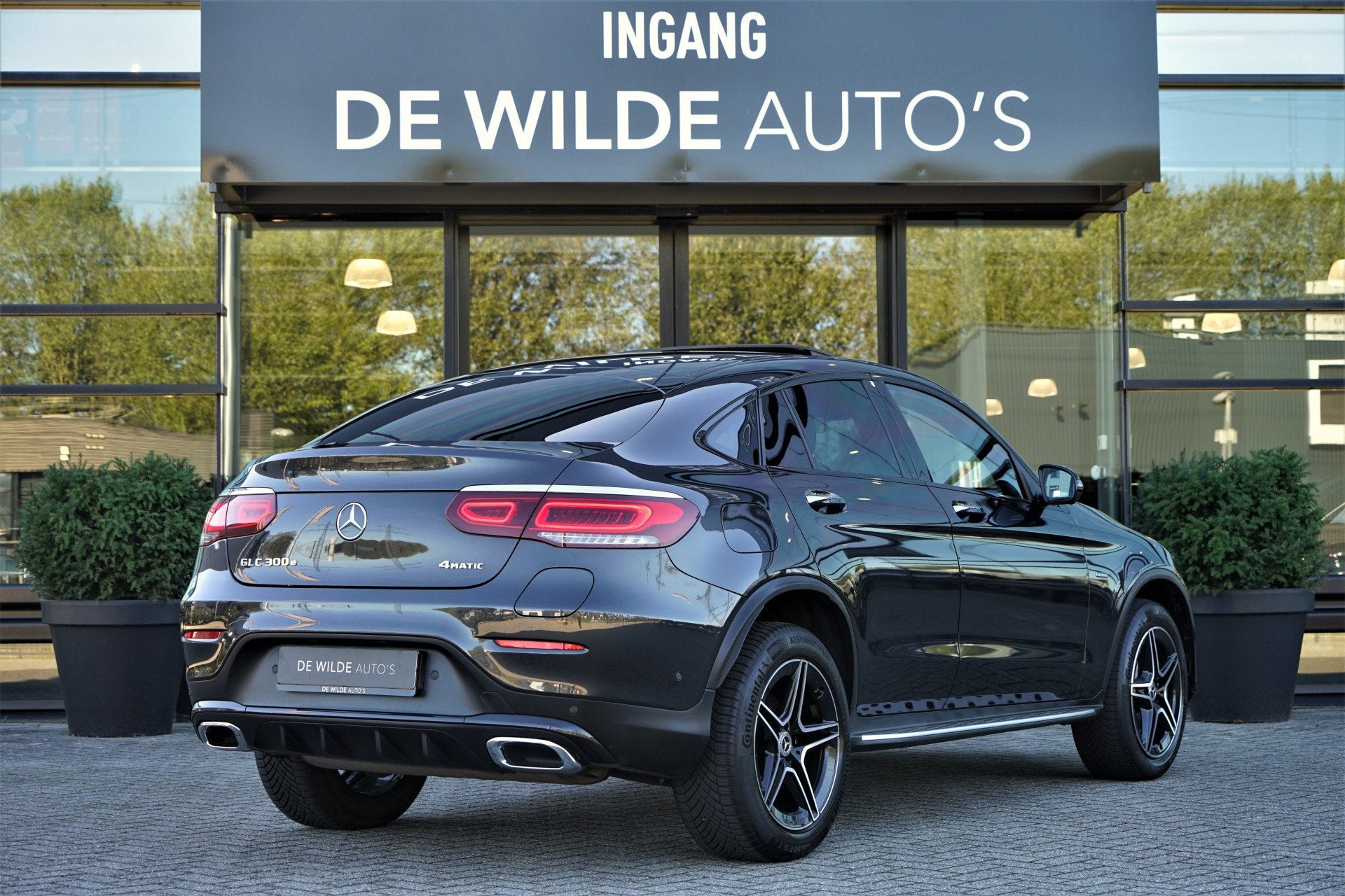 Mercedes-Benz GLC Coupé 300e 4MATIC AMG Schuifdak Burmester, Auto's, Automaat, Gebruikt, Zwart, 4 cilinders