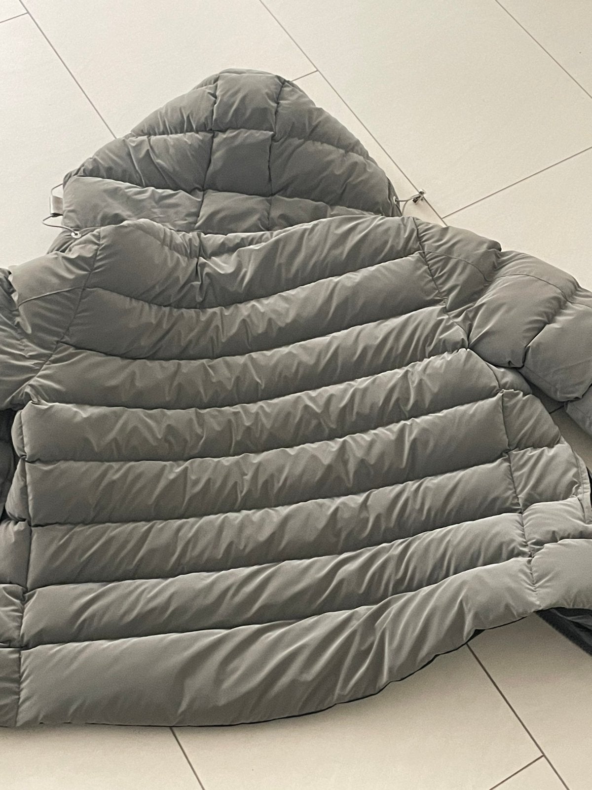 Moncler jas maat s, Ophalen, Zo goed als nieuw, Maat 46 (S) of kleiner, Beige