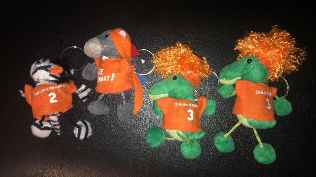 Super de Boer voetbal oranje bungels (sleutelhangers) + ...., Super de Boer, Ophalen of Verzenden