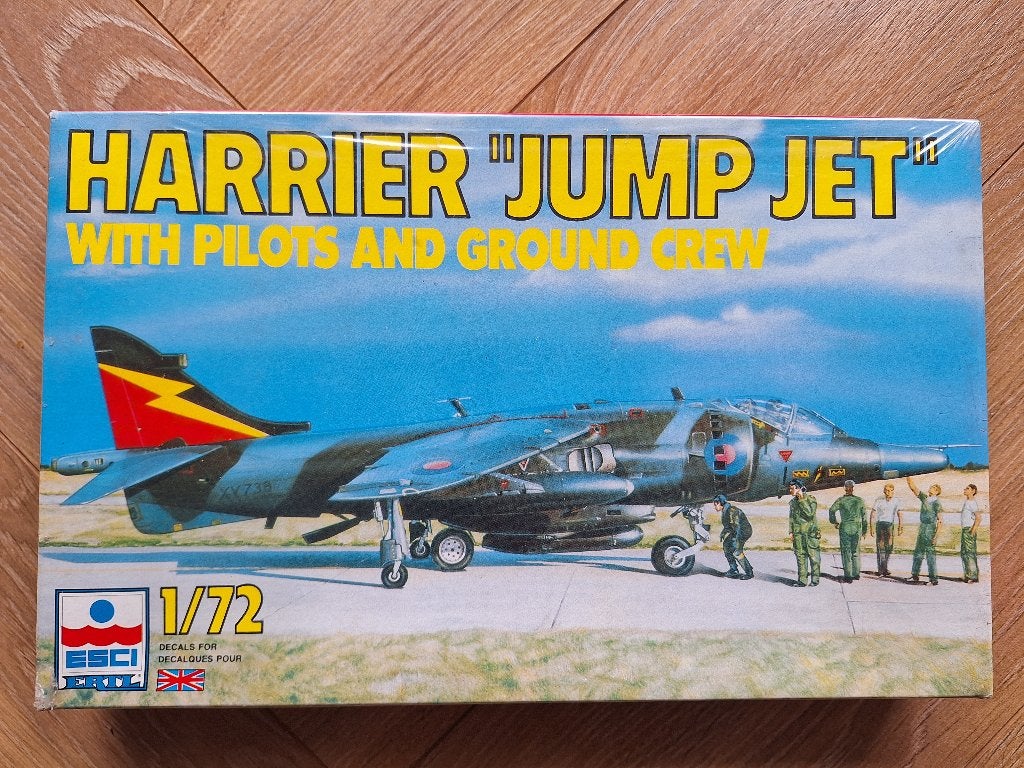 1:72 1/72 ESCI Harrier “Jump Jet” with pilots and ground, Overige merken, 1:72 tot 1:144, Ophalen of Verzenden, Zo goed als nieuw