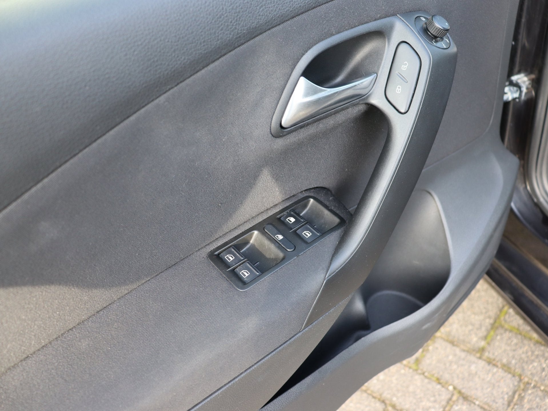 Foto 12 van Volkswagen Polo 1.4-16V Comfortline airco LM 4-deurs