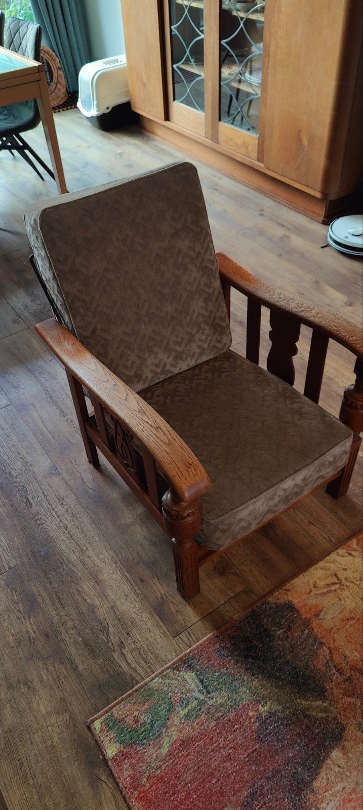 Vintage houten rookstoel met stoffen bekleding, Huis en Inrichting, Ophalen, Hout, Gebruikt, 50 tot 75 cm