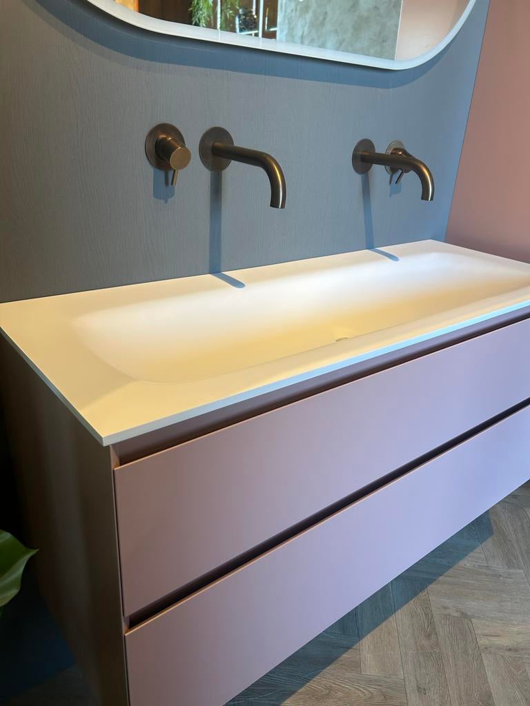 Badmeubel 120cm met hoge kast, Solid Surface wastafel en spi, Huis en Inrichting, Badkamer | Badkamermeubels, Zo goed als nieuw