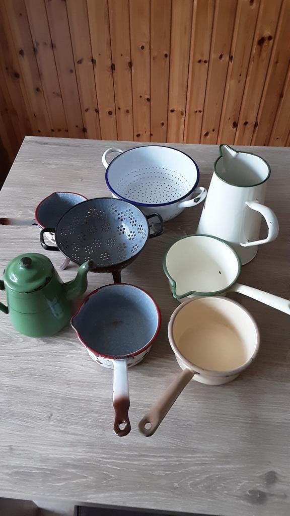 EMAILLE BROCANTE SPULLEN., Ophalen of Verzenden