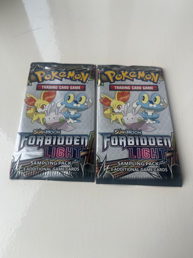 Pokémon Forbidden Light Sampling Packs (2 stuks), Hobby en Vrije tijd, Verzamelkaartspellen | Pokémon, Ophalen of Verzenden, Zo goed als nieuw