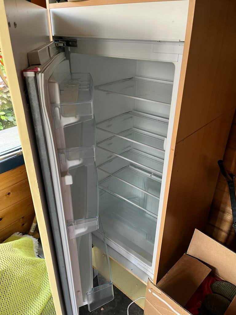 Bosch Koelkast - gratis - deur sluit niet goed, Ophalen, 150 tot 200 liter, Zonder vriesvak, 60 cm of meer