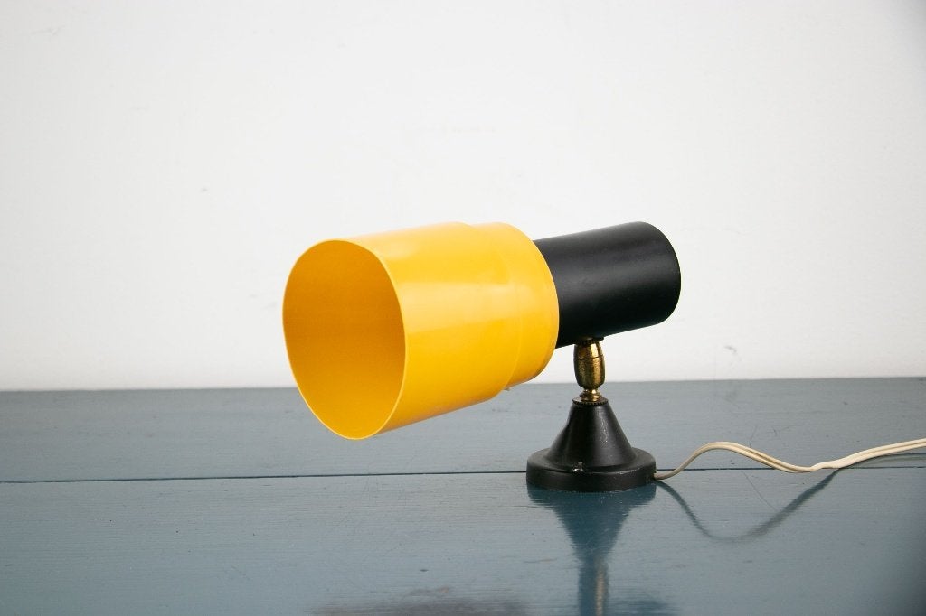 Vintage wandlamp met geel/zwarte kap, Ophalen of Verzenden, Wandlamp, Geel, Kunststof