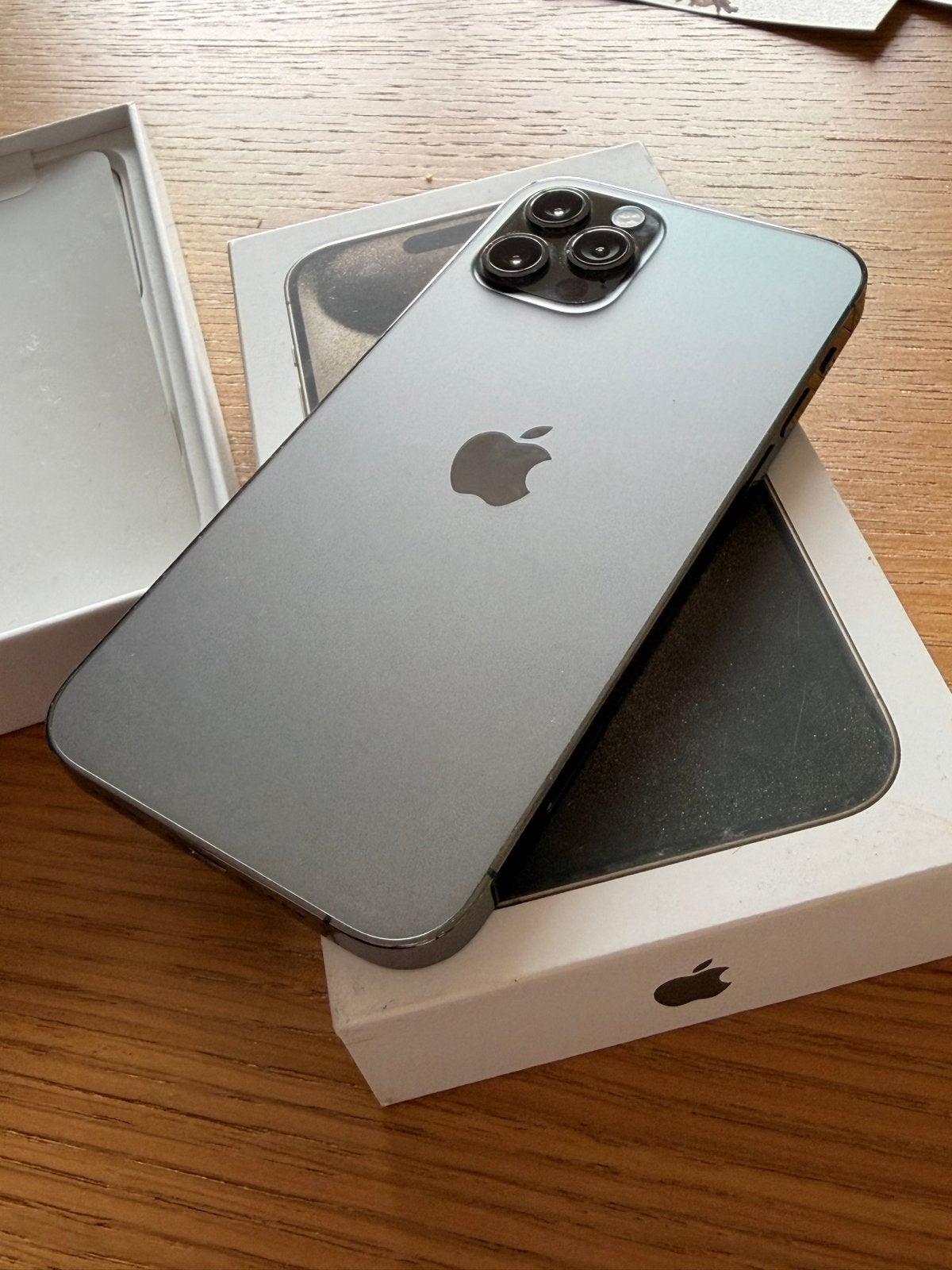 iPhone 12 Pro 256gb- Gebruikt met schermschade, Telecommunicatie, 80 %, Zwart, Zonder simlock, Zonder abonnement