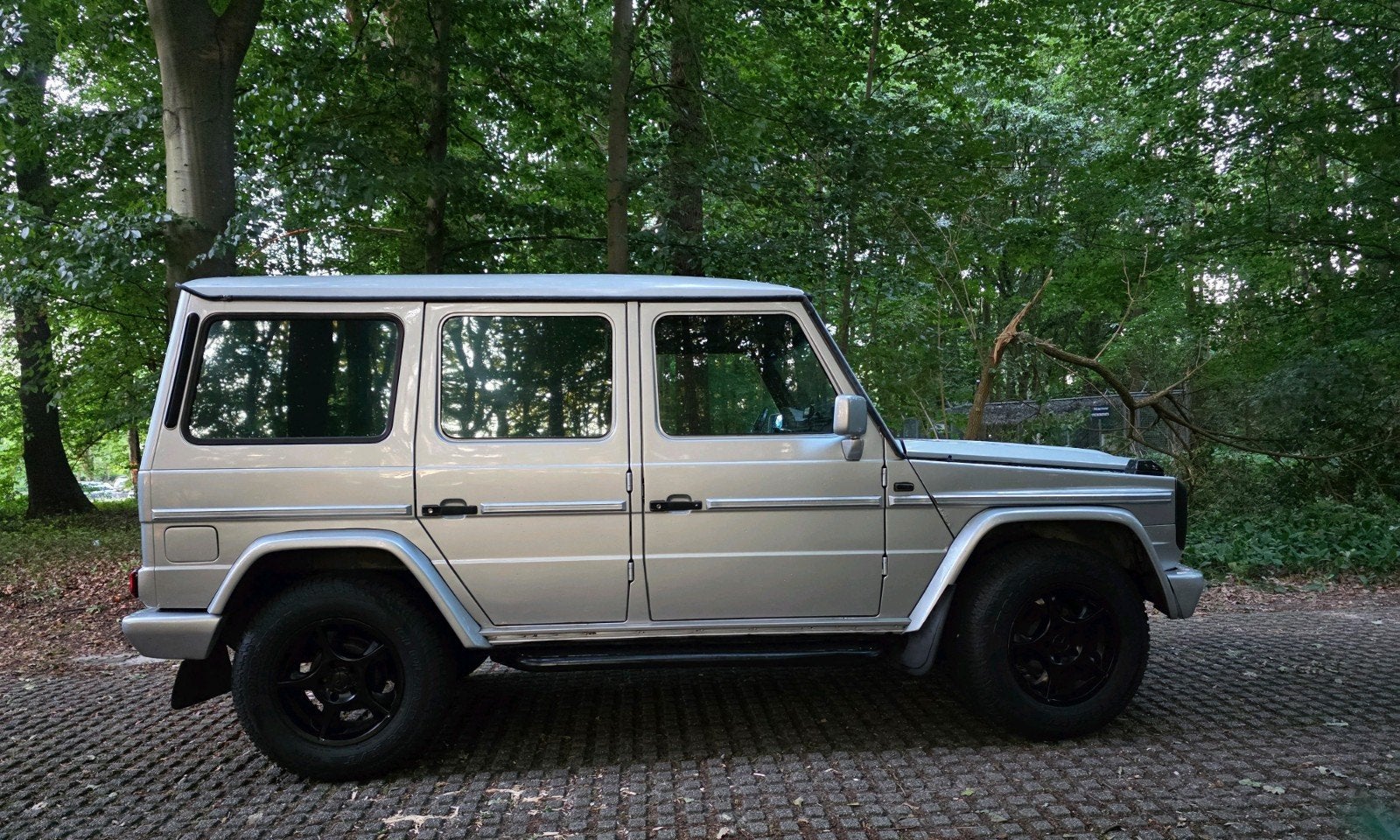 Mercedes G300TD | Wegenbelastingvrij | APK 2028 | Overlander, Auto's, Mercedes-Benz, Zwart, G-Klasse, 2800 kg, 23 km/l