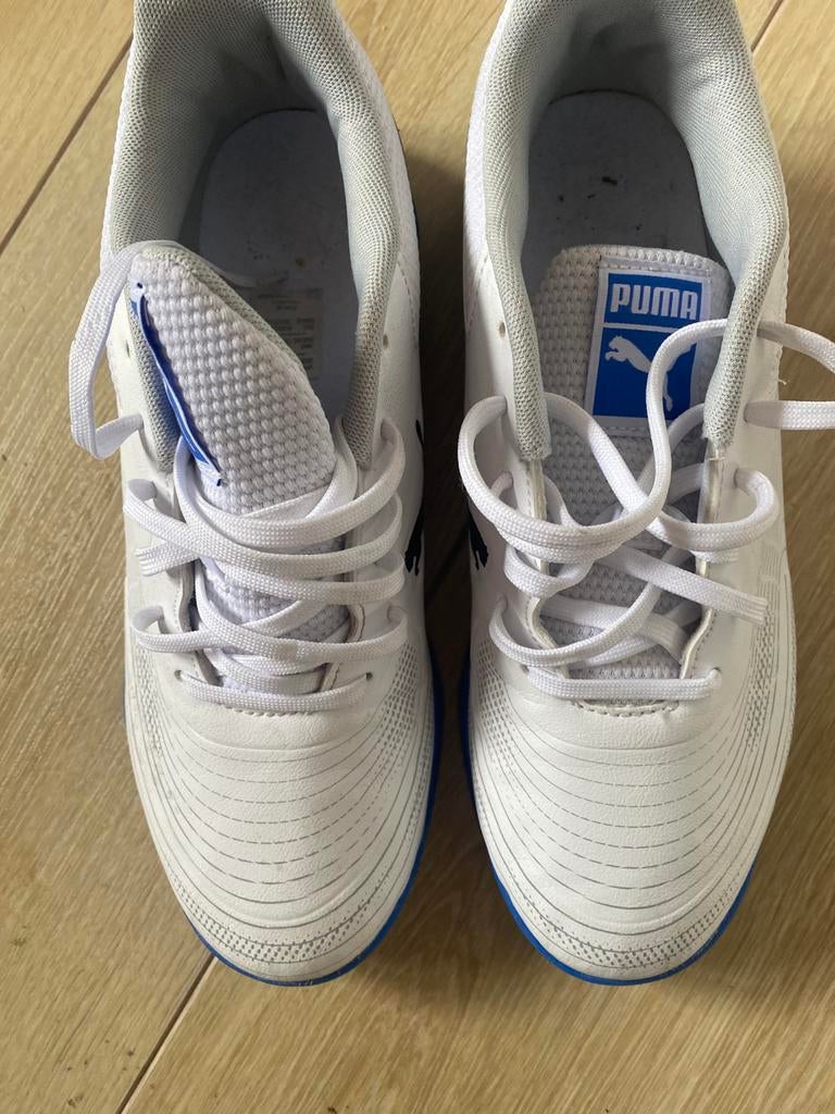 Mooie zaalvoetbalschoenen Puma, Maat XS of kleiner, Schoenen, Ophalen of Verzenden, Zo goed als nieuw