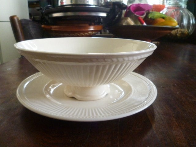 Wedgwood Edme fruittest Ø19x10 cm, Ophalen of Verzenden, Zo goed als nieuw, Aardewerk, Overige typen