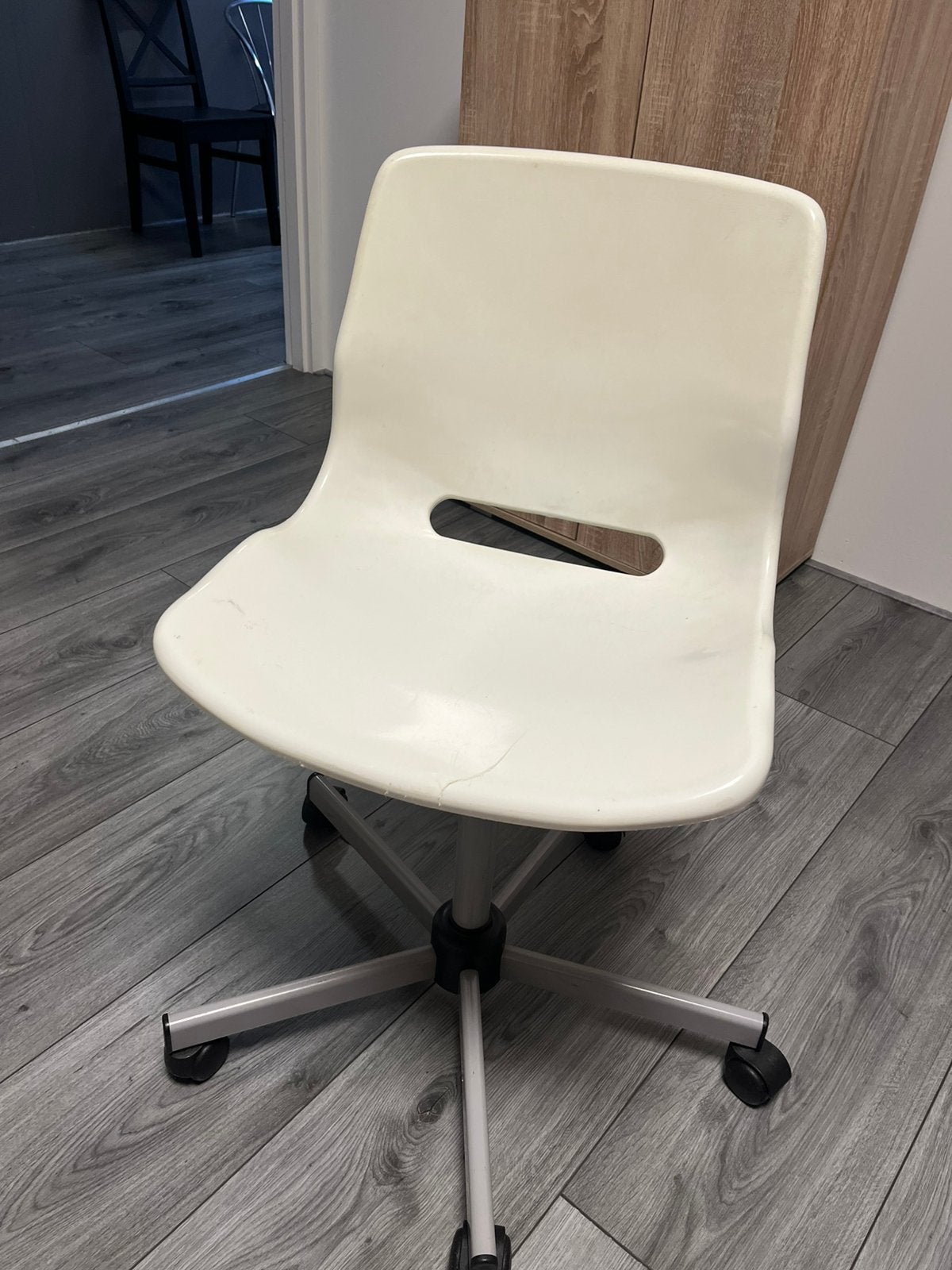 Gratis bureau stoel wit, Ophalen, Gebruikt, Wit, Bureaustoel