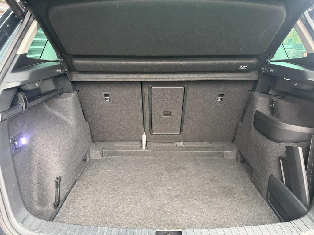 Skoda Karoq Sportline Business | Pano | Adaptive LED | ACC |, Auto's, Skoda, 4 cilinders, 150 pk, Bedrijf, 690 kg