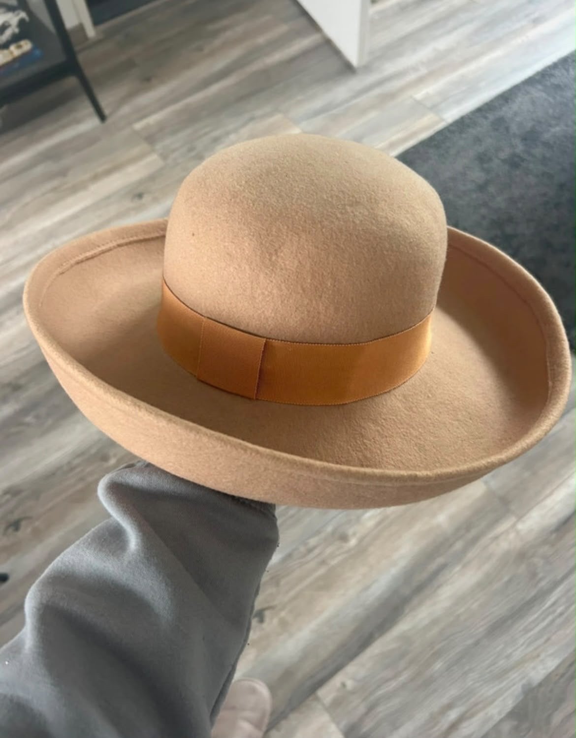 Vintage vilten hoed Maison de Bonneterie Amsterdam, Ophalen of Verzenden, Zo goed als nieuw, One size fits all, Hoed