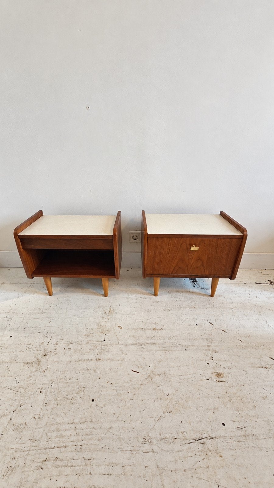 Vintage Nachtkastjes, Gebruikt, Minder dan 45 cm, Ophalen of Verzenden, Minder dan 55 cm