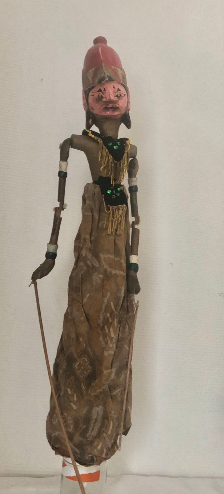 Antieke Indonesische Wayang Golek Pop - Hout en Textiel, Hout, Bruin, Handgemaakt, Ophalen of Verzenden