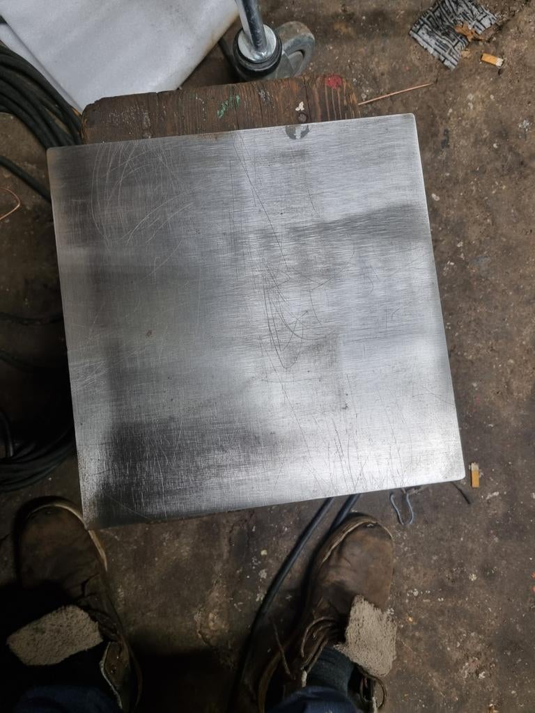 Vlakke tafel 30x30 cm - Stevige metalen plaat, Ophalen of Verzenden, Gebruikt