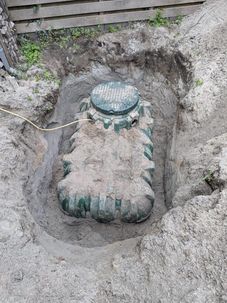 Kunststof regenwater tank, Tuin en Terras, Ophalen, Zo goed als nieuw, Kunststof, Waterornament