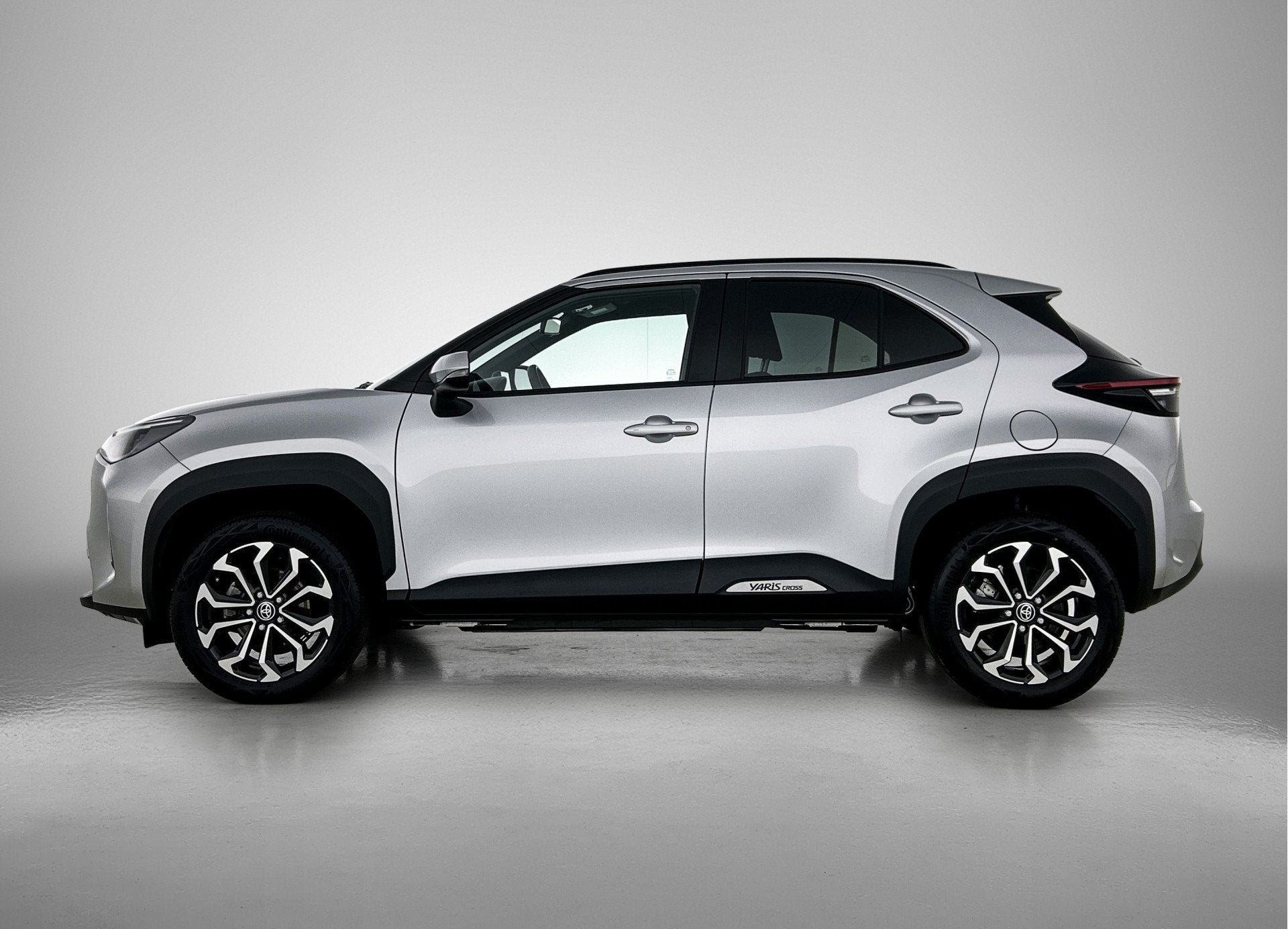 Toyota Yaris Cross 1.5 Hybrid 115 First Edition | BTW Voertu, 12 maanden, Stof, Gebruikt, 1490 cc