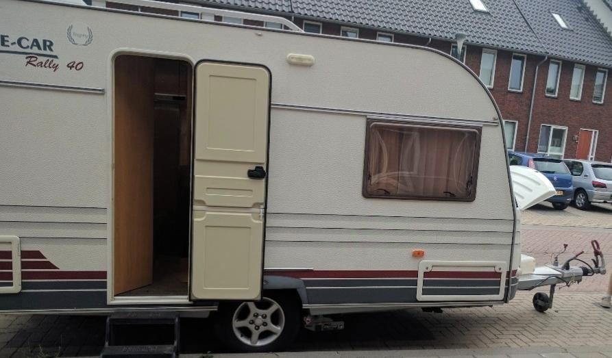 HOME-CAR 403H Caravan, Caravans en Kamperen, Caravans, Particulier, tot en met 4, 750 - 1000 kg, Rondzit, Home-car, Omvormbare zithoek