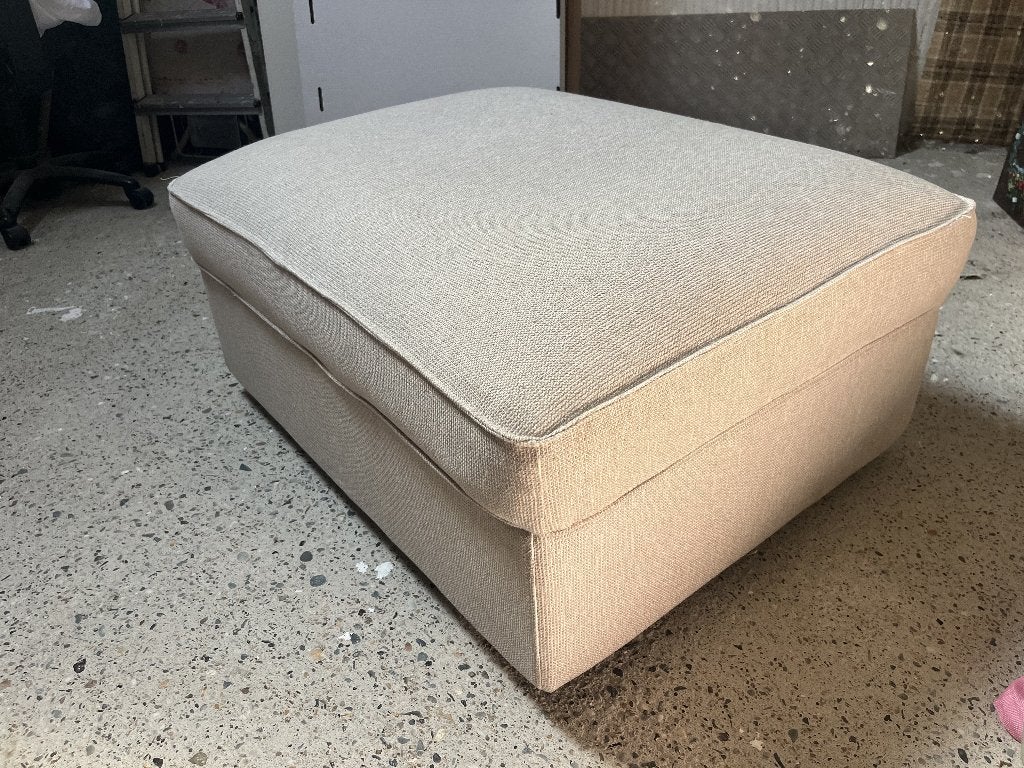 IKEA KIVIK voetbank, met bergruimte, Tresund lichtbeige, Ophalen, Gebruikt, Eenpersoons, Minder dan 75 cm