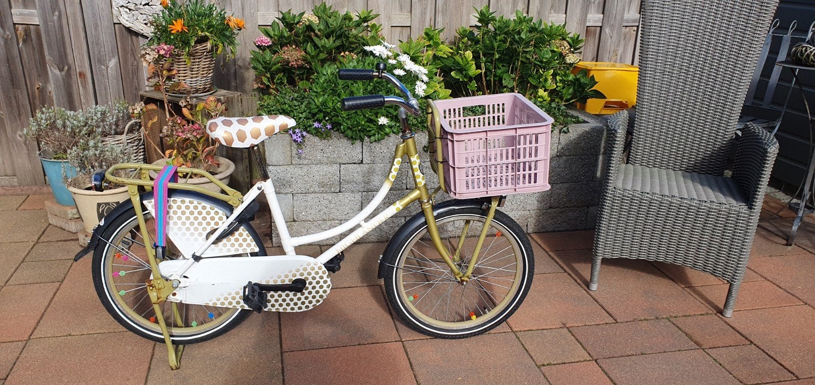 Leuke meisjesfiets Highlander 20 inch met kratje, Ophalen, Gebruikt, 20 inch, Terugtraprem