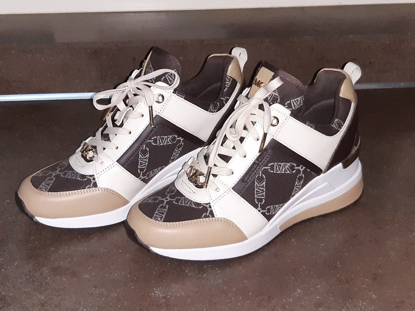 Michael Kors Georgie trainer sneaker 8,5/39 splinternieuw, Kleding | Dames, Schoenen, Ophalen of Verzenden, Nieuw, Sneakers of Gympen