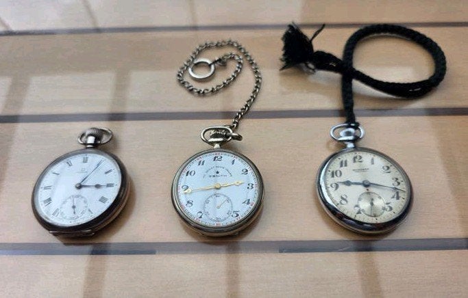 Set van 3 Antieke Zakhorloges: Omega, Zenith, Seikosha, Ophalen