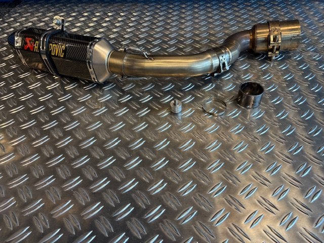 KTM Duke Slip-on demper incl midpipe klemmen en ringen, Ophalen, Zo goed als nieuw