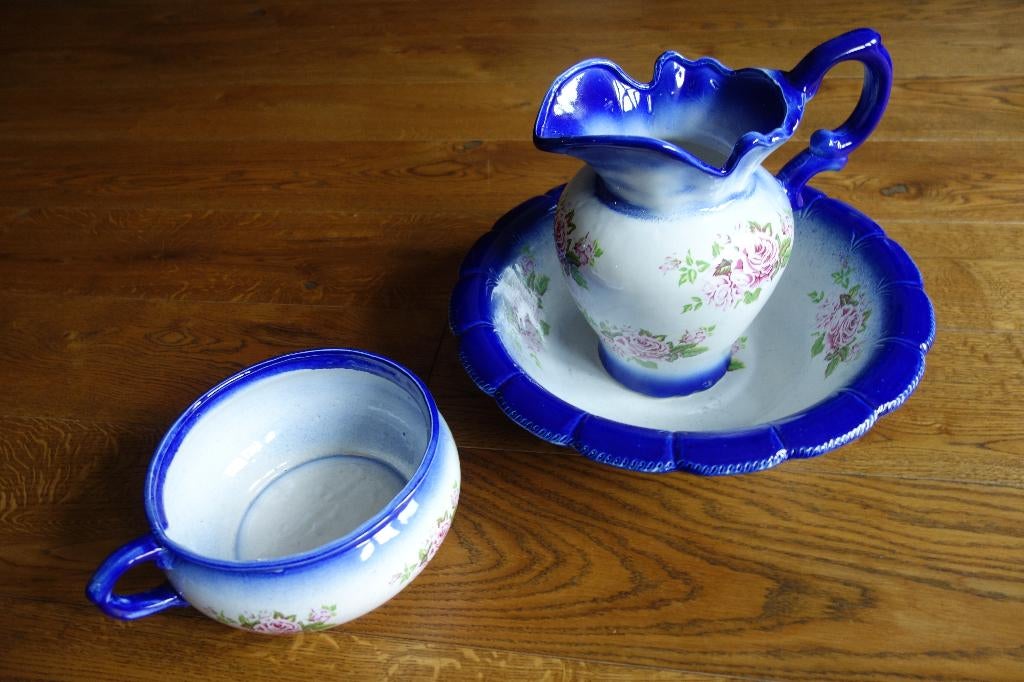 Waskom, waterkan en chamberpot porselein, Verzenden