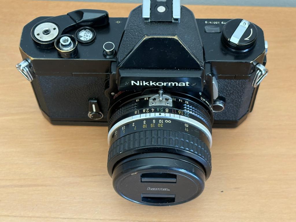 Nikon Nikkormat FT2 met Nikkor 50mm F:1.8 lens defect, Ophalen of Verzenden, Niet werkend, Spiegelreflex, Nikon