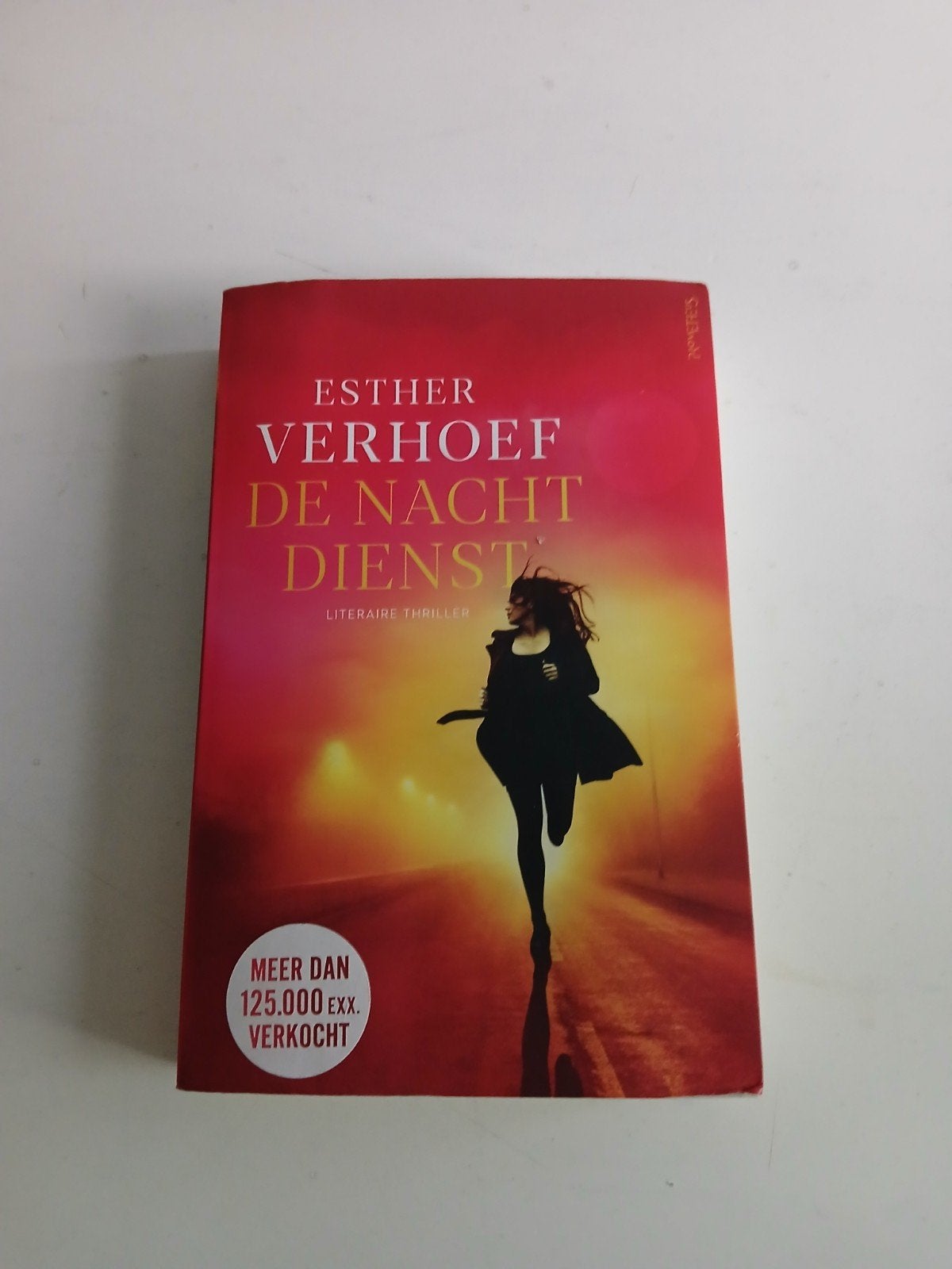 De Nachtdienst - Esther Verhoef (Literaire thriller), Ophalen of Verzenden, Zo goed als nieuw, Esther Verhoef, Nederland