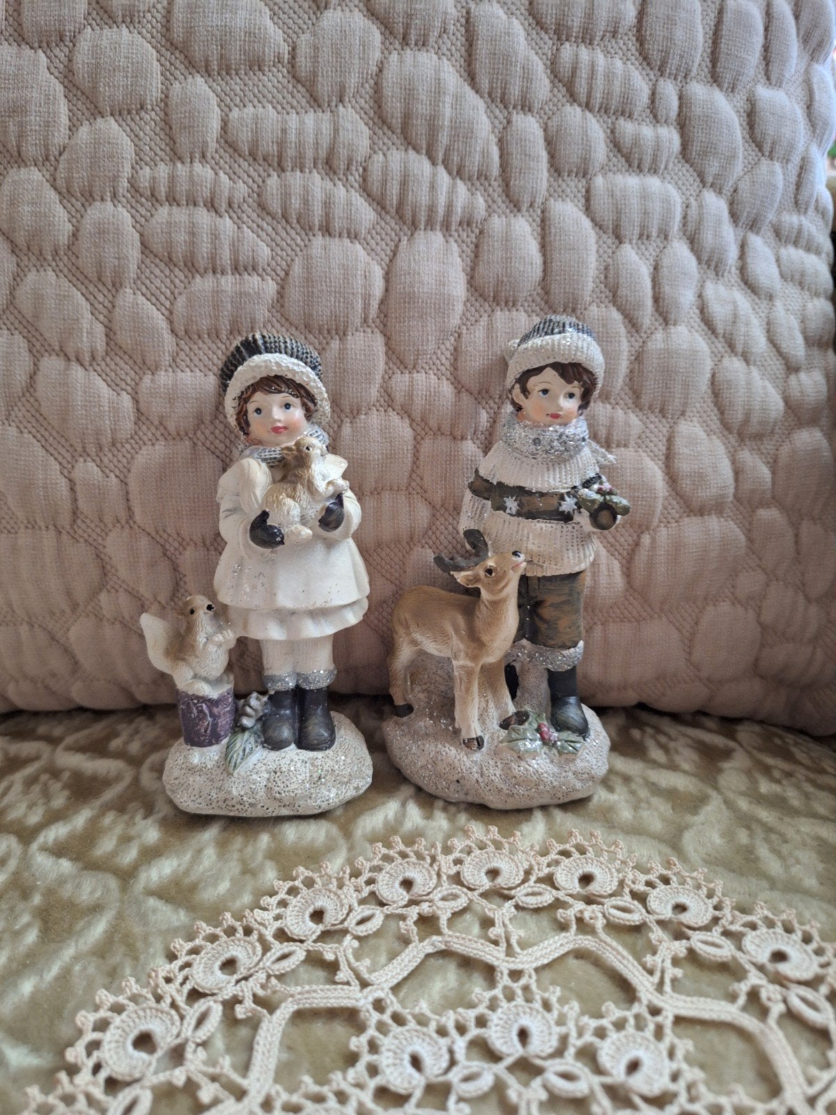 2 Brocante Beeldjes Meisje Jongen Kerst / Winter **Mimosa**, Diversen, Ophalen of Verzenden, Zo goed als nieuw