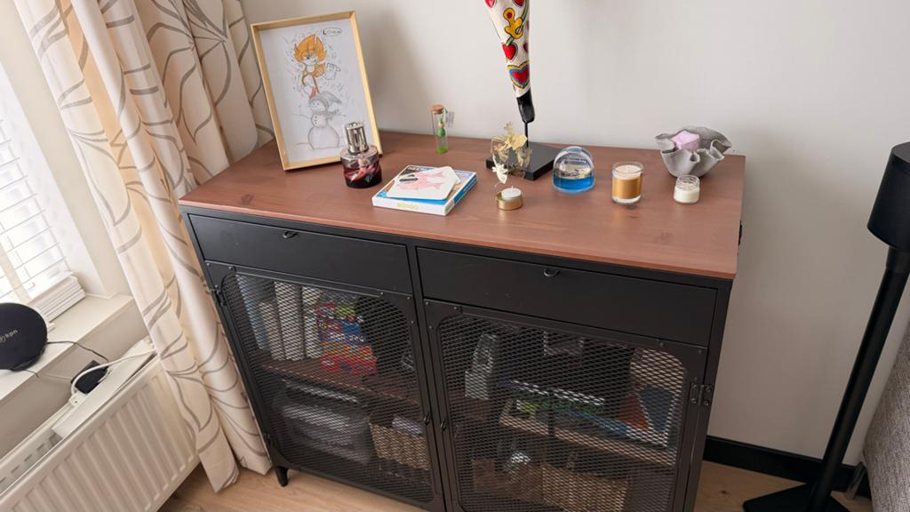 Zwart metalen dressoir/kast met houten blad, Ophalen, Induatrieel, Zo goed als nieuw, Metaal