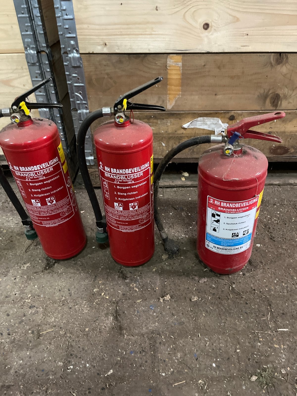 Afgekeurde brandblussers - decoratie/lamp, Huis en Inrichting, Brandblussers en Brandkasten, Ophalen, Gebruikt, Brandblusser