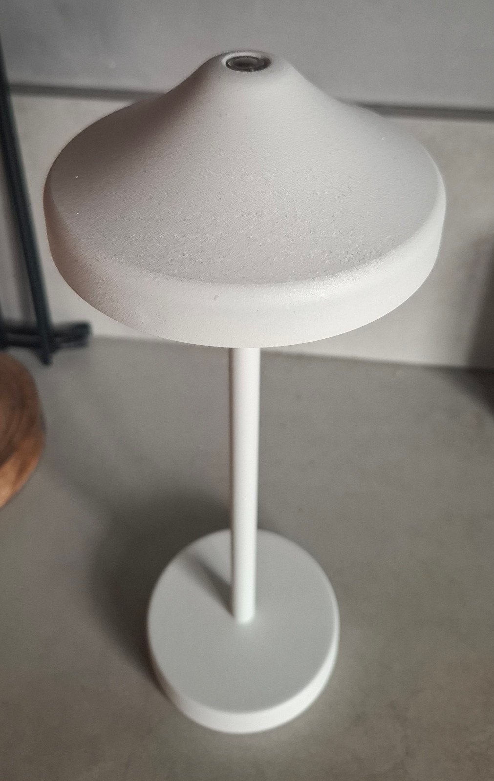 Draadloze witte tafellamp met verschillende standen licht, 32 cm, Wit, Ophalen of Verzenden, Metaal