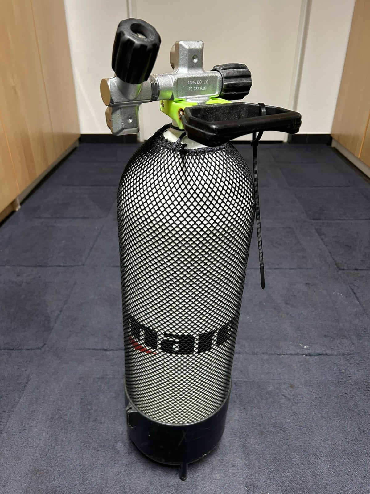 Mares 10L duikfles met dubbele kraan gekeurd tot 24-02-2029, Watersport en Boten, Ophalen, Gebruikt