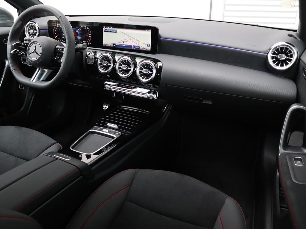 Mercedes-Benz A-klasse 250 e Business Solution AMG, Stoelverwarming, 4 cilinders, Bedrijf, 42 km/l