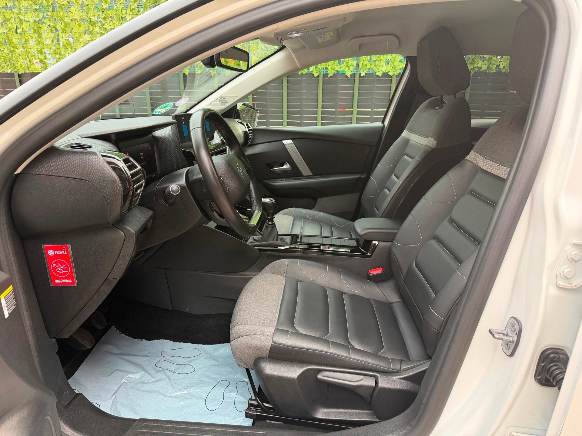 Foto 12 van Citroen C4 1.2 Puretech Shine wit 2021 TREKHAAK|LED|NAVI|NAP