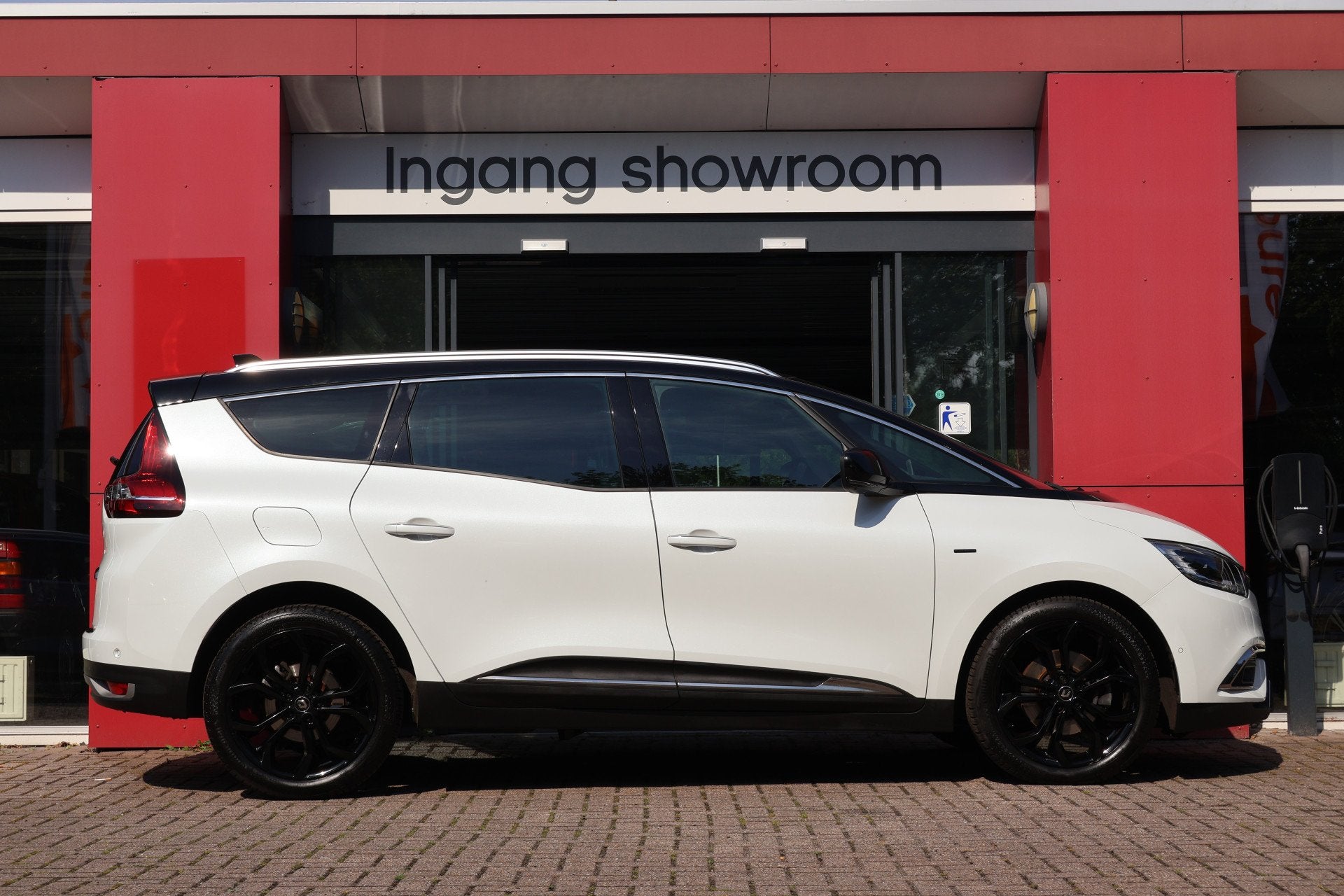 Renault Grand Scénic 1.3 TCe Black Edition | Automaat | Pan, 15 km/l, Zwart, 4 cilinders, Wit