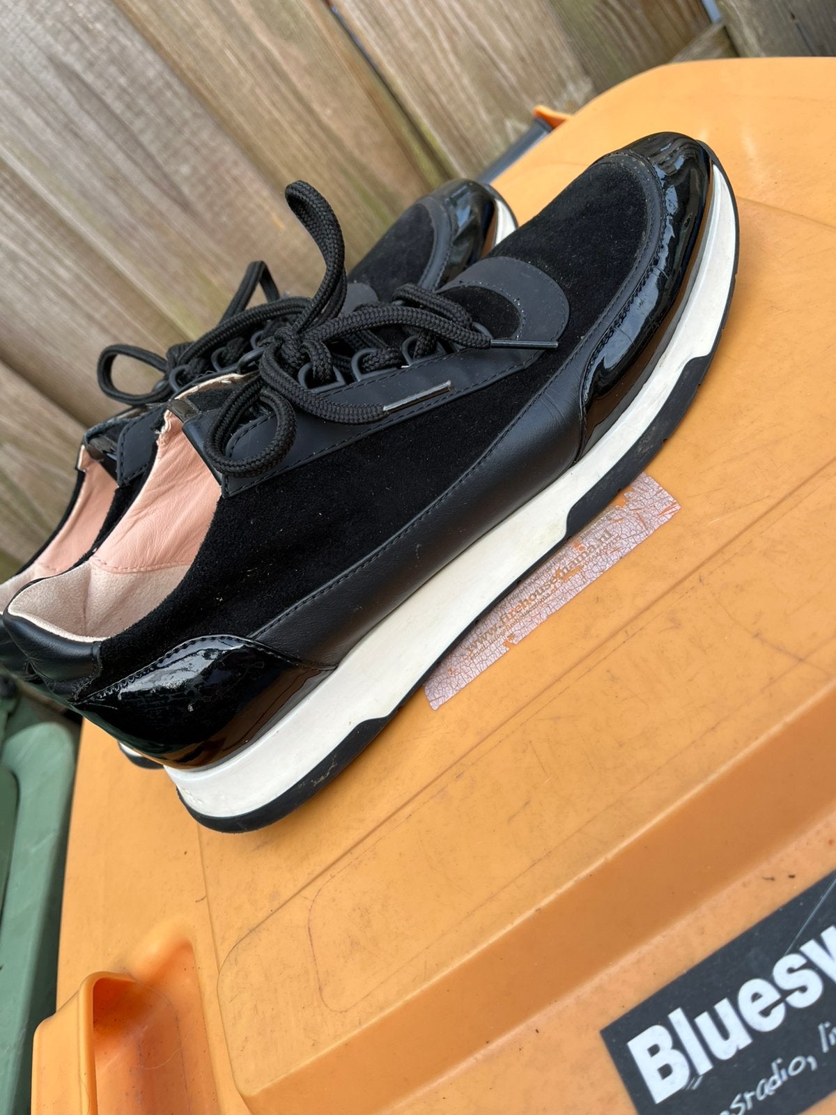 Zwarte sneakers met lak van Unisa maat 41. ZGAN, Kleding | Dames, Schoenen, Zwart, Ophalen of Verzenden, Sneakers of Gympen, Zo goed als nieuw