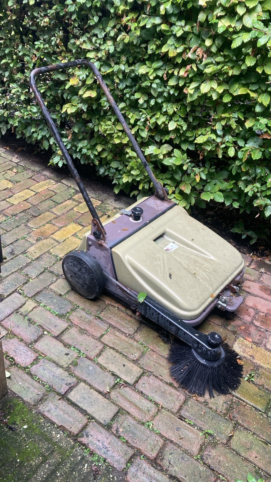 Gebruikte veegmachine voor buiten, Ophalen, Gebruikt