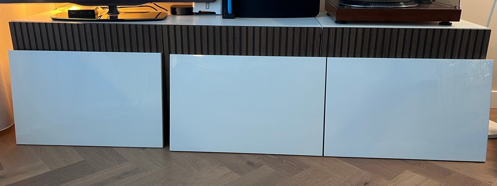 Witte hoogglans kastdeuren Ikea Besta (3 stuks), Ophalen, Gebruikt