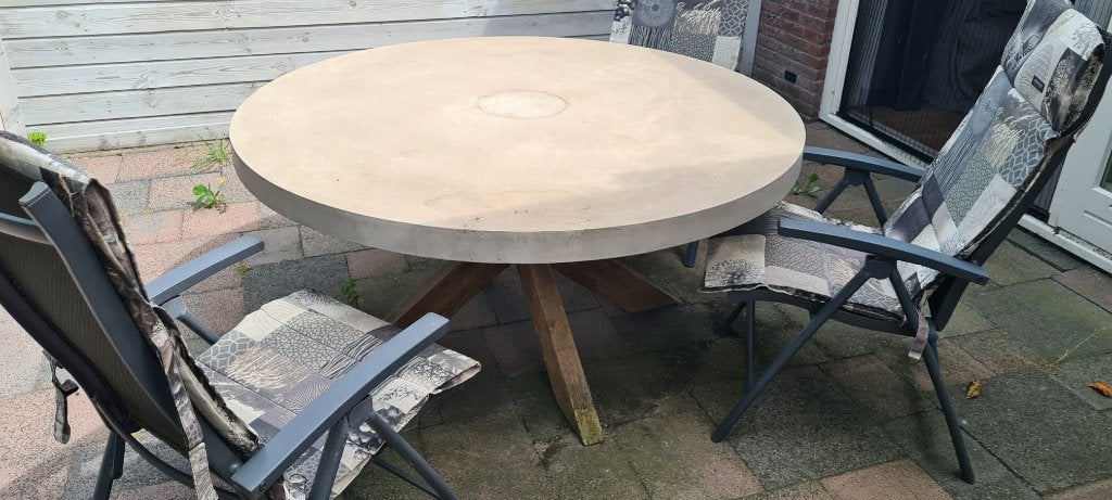 Ronde tuintafel met houten onderstel, Ophalen, Gebruikt, Rond, Overige materialen