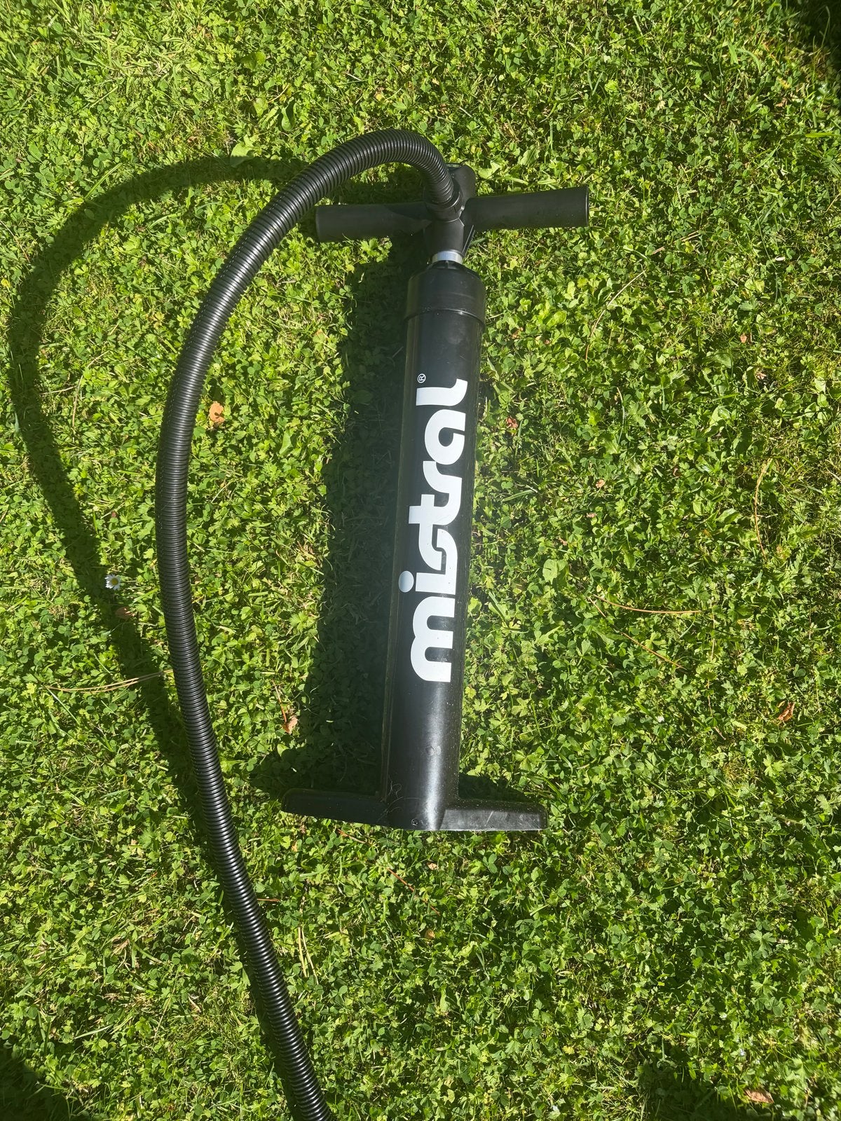 Mistral SUP pomp met manometer, Watersport en Boten, Ophalen, Zo goed als nieuw, SUP-accessoire
