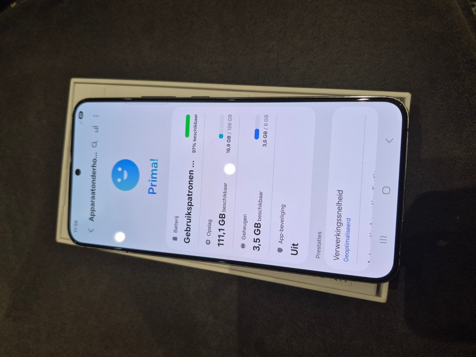 Foto 3 van Samsung Galaxy S22+ 128GB Zwart - Zeer Netjes
