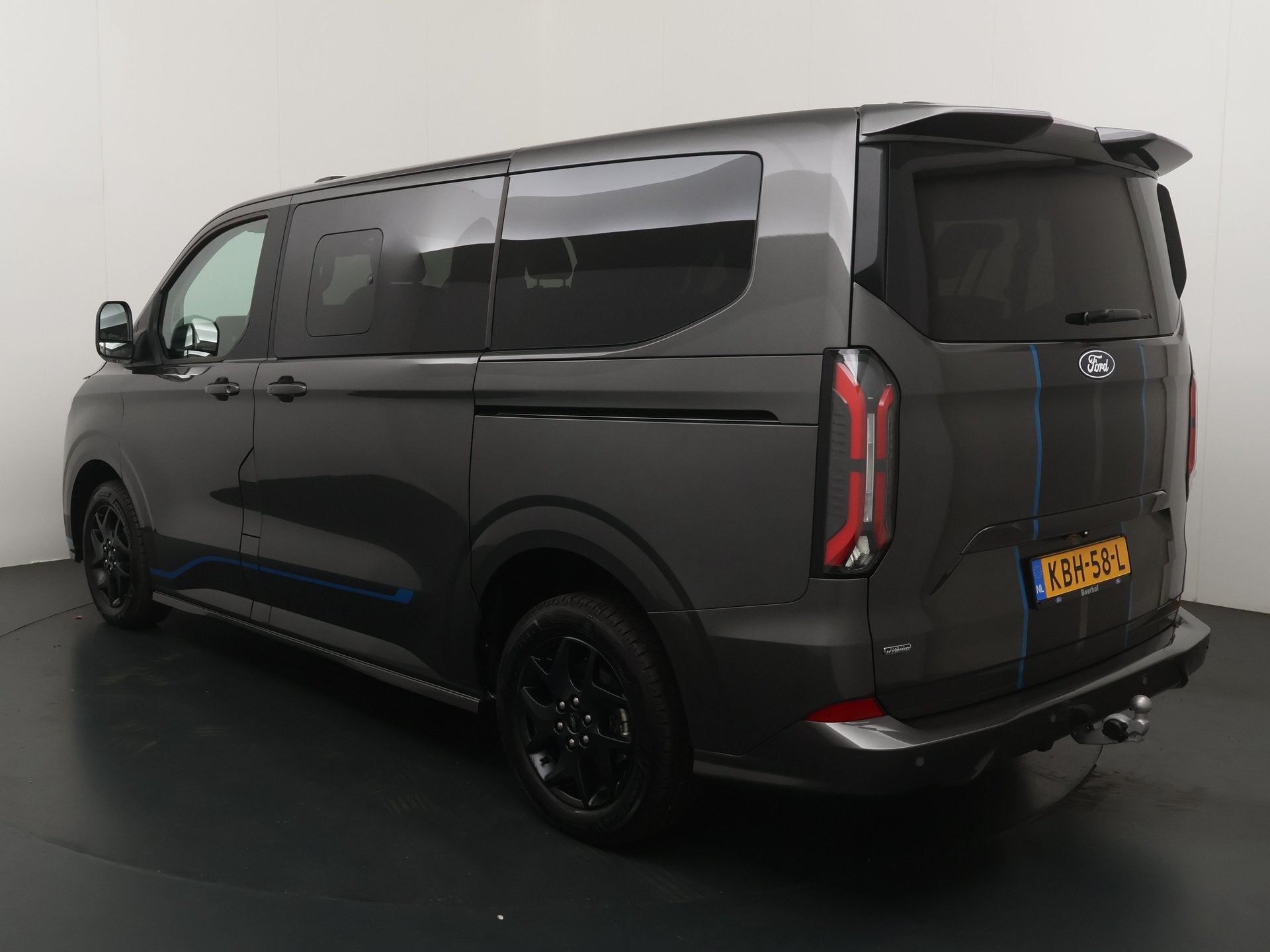 Ford Tourneo Custom Sport 340 2.5 PHEV 233 pk L1 8 persoons, Auto's, Ford, Dealer onderhouden, Gebruikt, 1850 kg, Hybride Elektrisch/Benzine